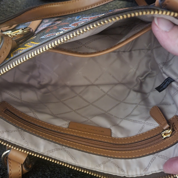 Michael Kors Purse - Picture 6 of 6